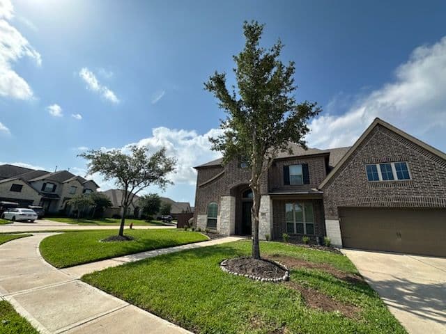 Gallery photos for Enhancing Curb Appeal in Fulshear TX: Image #3